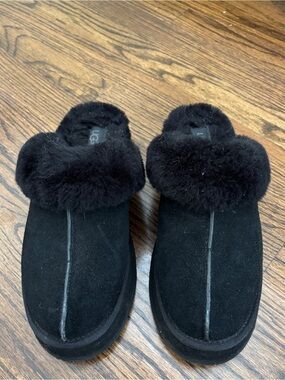 UGG Disquette black platform slipper size women’s 10